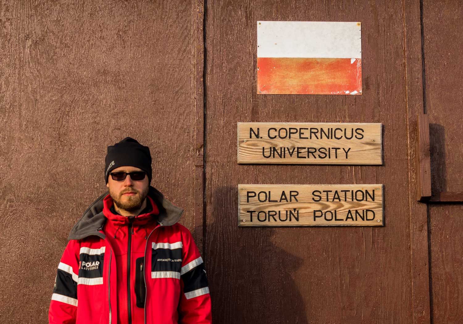 Kristaps Lamsters pie Nikolaja Kopernika universitātes Toruņā polārstacijas. Svalbāra, 18.08.2019.