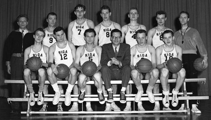 "Sporta klubs Rīga" vīriešu basketbola vienība. Zviedrija, 1959. gads.