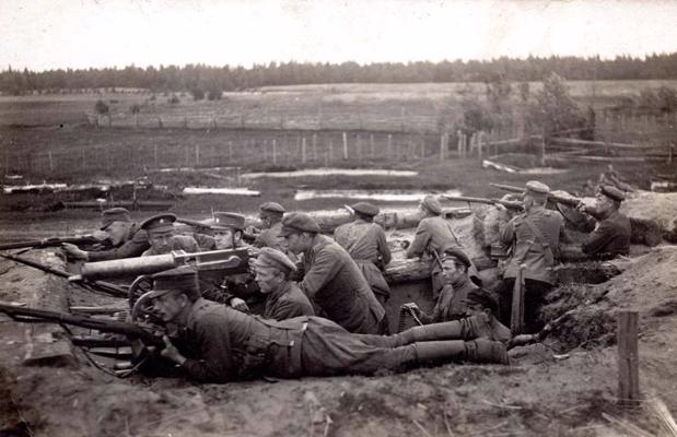 Latvijas armijas karavīri ierakumos. Latgales fronte, 06.1920.