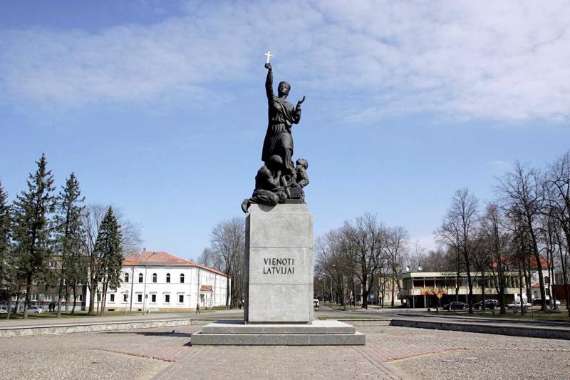 Latgales atbrīvošanas piemineklis "Vienoti Latvijai". Rēzekne, 22.04.2009.