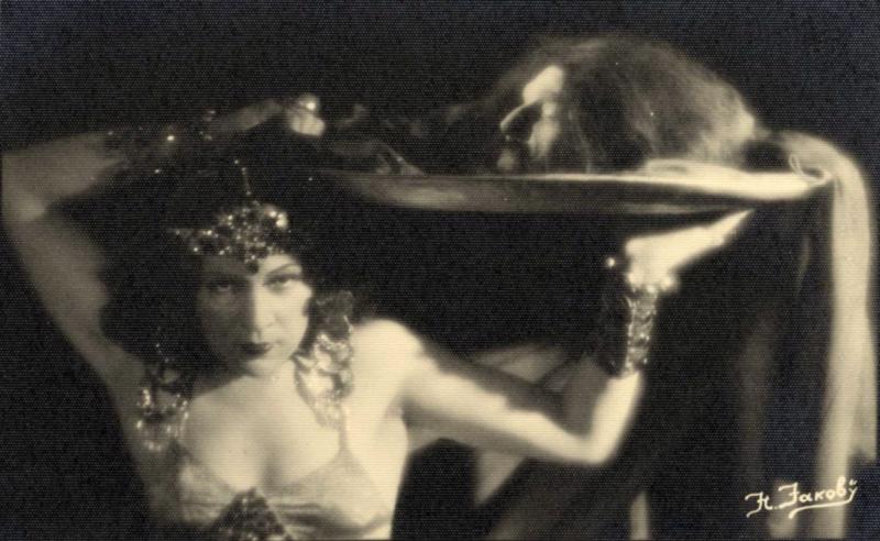 Dziedātāja Milda Brehmane-Štengele titullomā operā "Salome" Nacionālajā operā. Rīga, 1922. gads.