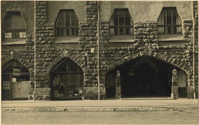 Ķeniņu ģimnāzijas ēka Rīgā, Tērbatas ielā 15/17. 1933. gads.