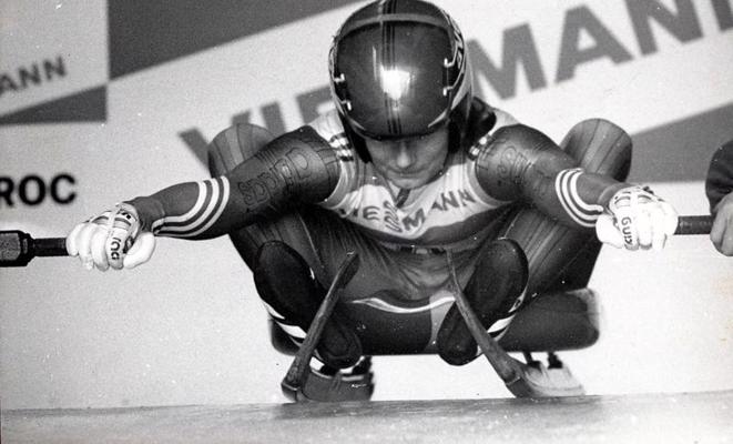 Iluta Gaile Pasaules kausa posma sacensībās. Siguldas bobsleja un kamaniņu trase, 1998. gads.