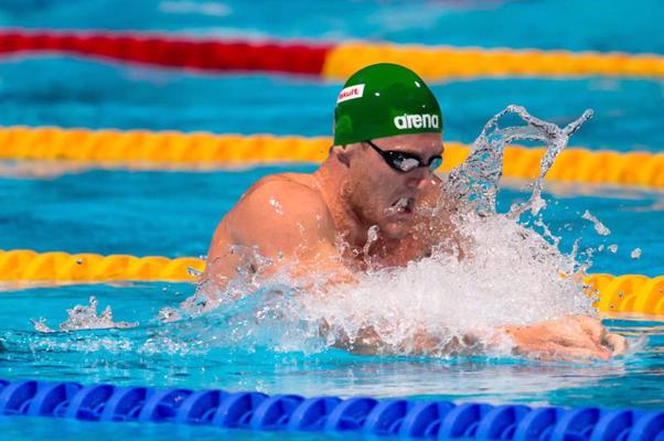 Dienvidāfrikas Republikas sportists Kamerons van der Burgs brasa peldējumā Pasaules čempionātā peldēšanā. Barselona, Spānija, 04.08.2013.