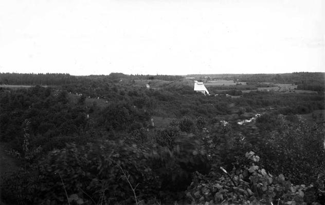 Ainava Ķoderu pilskalna apkārtnē. Rīgas apriņķa Suntažu pagasts, 11.06.1925.