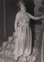 Ada Benefelde Konstances lomā operā "Bēgšana no seraja". Latvijas Nacionālā opera, Rīga, 1924. gads.