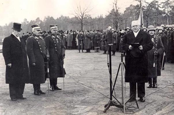Brāļu kapu ansambļa atklāšana. Rīga, 11.11.1936.