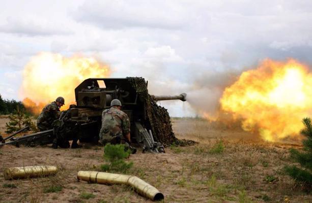 Zemessardzes Artilērijas bataljona mācības šaušanā ar 100 mm lielgabaliem. Ādažu poligons, 10.08.2008.