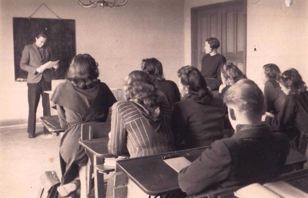 Lekcija Baltijas Universitātē. Pinneberga, 1949. gads.