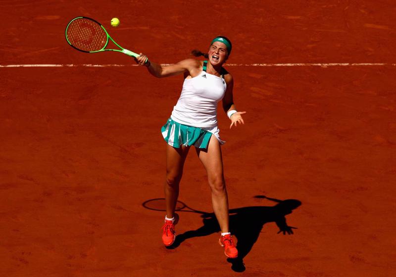 Jeļena Ostapenko French Open tenisa turnīra fināla vienspēlē pret Simonu Halepu. Parīze, Francija, 10.06.2017.