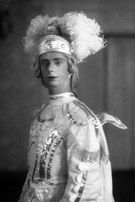 Osvalds Lēmanis Feju pāža lomā Pētera Čaikovska baletā “Apburtā princese”. Latvijas Nacionālā opera, 1929. gads.