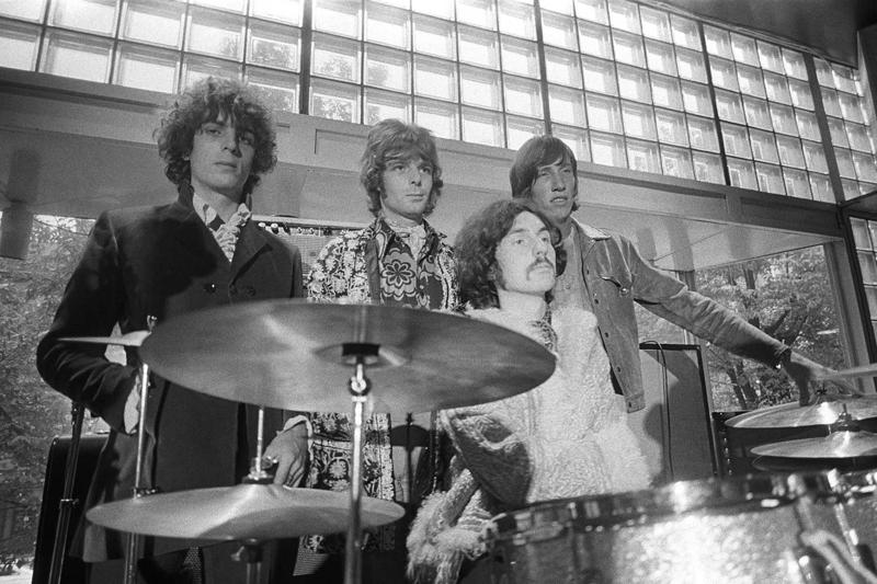 Psihedēliskā roka klasiķi Pink Floyd pirms koncerta Stokholmā. Zviedrija, 1967. gads.