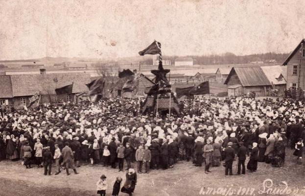 Lielinieku organizētās 1. maija svinības. Ļaudona, 1919. gads.