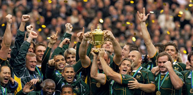 Dienvidāfrikas regbisti svin uzvaru Pasaules kausā regbijā. Parīze, Francija, 21.10.2007.