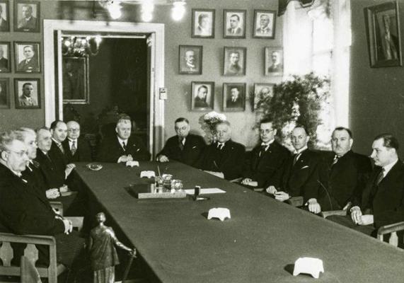 Latvijas Republikas Ministru kabineta svinīgā sēde Rīgas pilī. 11.04.1936.