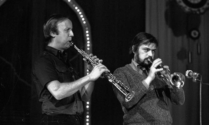No kreisās: Egīls Straume un Gunārs Rozenbergs. Visticamāk 20. gs. 70., 80. gadi.