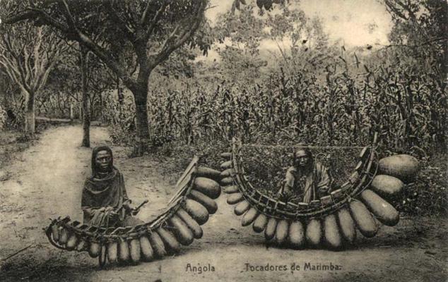 Marimbas spēlētāji. Angola, ap 1919. gadu.