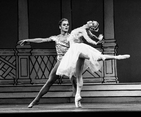 Mihails Barišņikovs un Leslija Koljere (Lesley Collier) baletā "Rapsodija". Londona, 1980. gads.