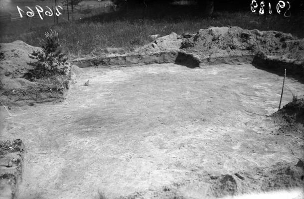Skats no D uz Kapenieku senkapu arheoloģisko izrakumu laukumu "K". Raņķu pagasts, 08.06.1931.