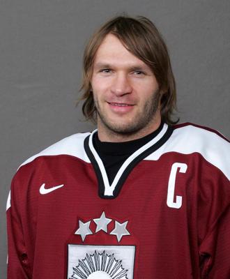 Kārlis Skrastiņš, Latvijas hokeja valstsvienības kapteinis XX Ziemas olimpiskajās spēlēs Turīnā, 2006. gads.