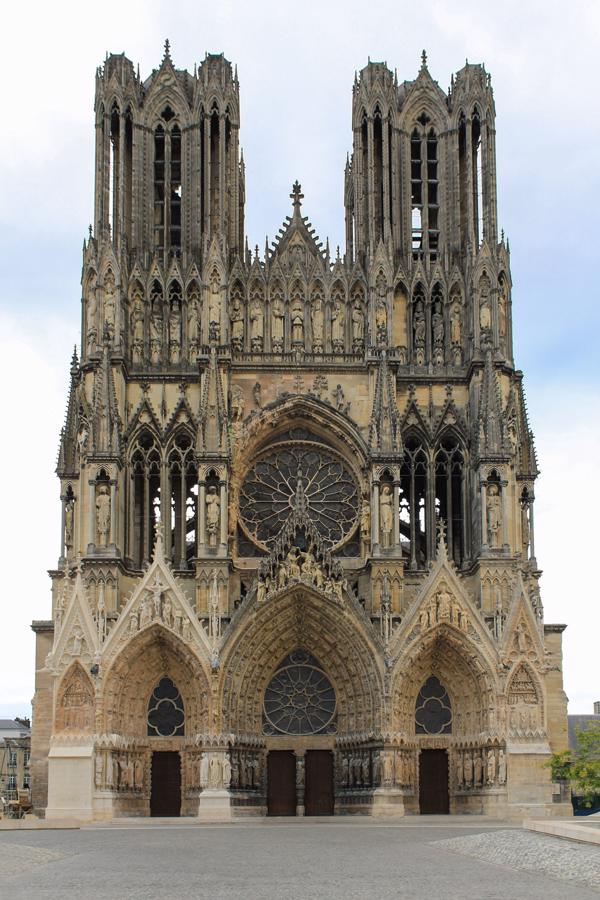 Reimsas Dievmātes katedrāle.