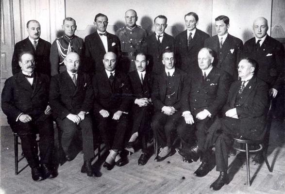 Latvijas Sporta organizāciju apvienības vadība un Latvijas Olimpiskās komitejas locekļi, 1928. gads.