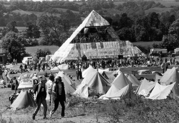 Piramīdas skatuve otrajā Glastonberijas festivālā. 06.1971.