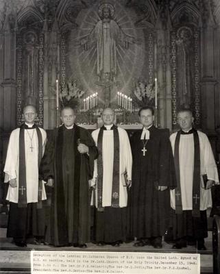 Ņujorkas latviešu draudzes jaunā mācītāja ievešana amatā Sv. Trīsvienības baznīcā Manhetenā. Ņujorka, 15.12.1946.