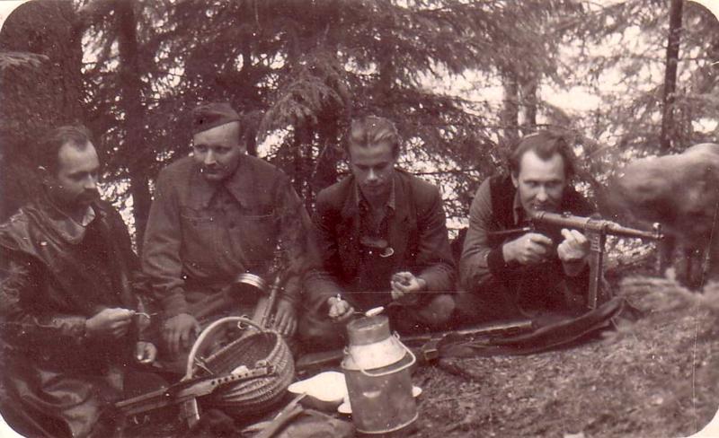 Pētera Ābeles grupas partizāni Cēsu apriņķī 1949. gada vasarā.