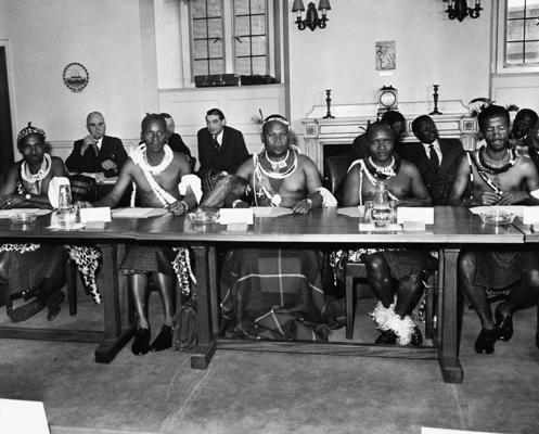 Svazilendas delegāti konferencē Londonā, lai apspriestu šīs britu kolonijas nākotni. Lielbritānija, 1963. gads.