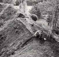 Arheoloģiskie izrakumi Kausas pilskalnā – 3. kārtas attīrīšana. 18.08.1980.
