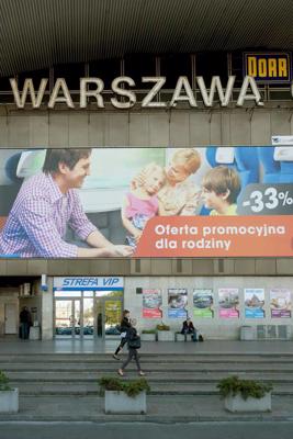 Uzraksti poļu valodā Varšavas centrālajā stacijā. 2010. gads. 