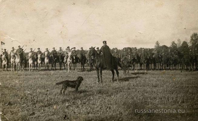 Ģenerālmajors Staņislavs Bulak-Balahovičs kopā ar padotajiem, t. s. Balahoviča simts. Pečoras fronte, 29.10.1919.