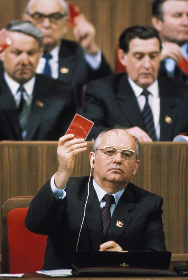 Mihails Gorbačovs PSKP 27. kongresa prezidijā. 03.1986.