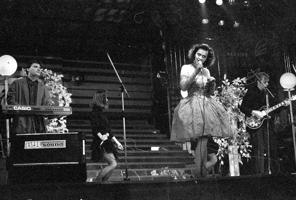 Grupa "Zodiaks" uzstājas noslēguma koncertā "Mikrofons '91". Rīga, 1991. gads.