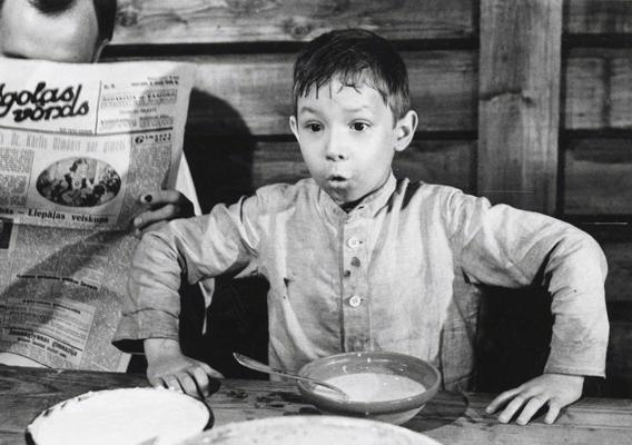 Andrejs Rudzinskis (Bonifācijs) filmā "Cilvēka bērns", 1991. gads.