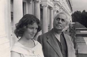Vija Artmane un Eduards Smiļģis. Ķemeri, 1957. gada vasara.