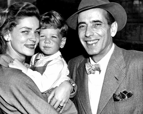 Hamfrijs Bogarts ar sievu Lorēnu Bekolu un dēlu Stīvenu. Ņujorka,1951. gads.