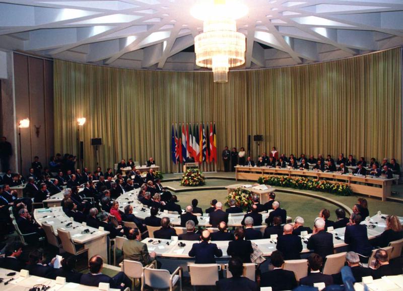 Māstrihtas līguma parakstīšanas ceremonija. Māstrihta, Nīderlande, 07.02.1992.
