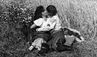 Pēteris (Artūrs Ēķis) un Anna (Olga Dreģe) filmā "Vella kalpi", 1970. gads.
