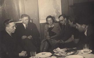 Arvīds Grigulis kolēģu vidū. Maskava, 1940. gads.