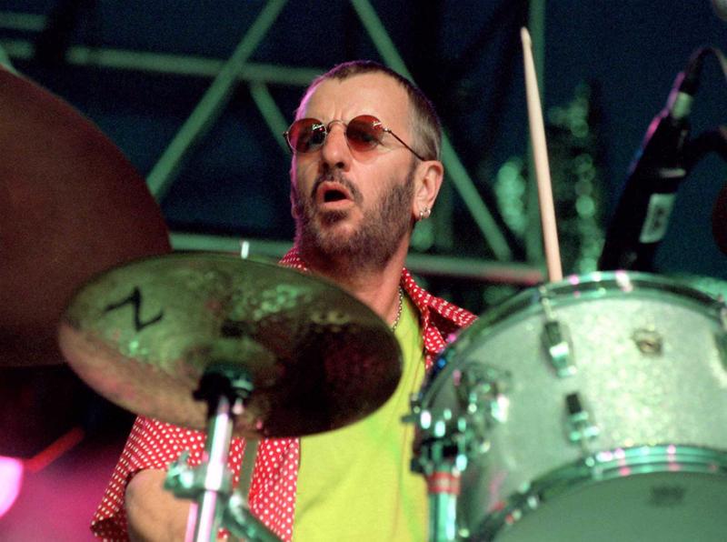 Ringo Stārs koncerttūrē Štutgartē, Vācijā. 12.12.1998.