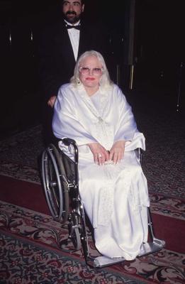 Pegija Lī, apmeklējot oficiālu pasākumu Losandželosā. ASV, ap 1995. gadu.