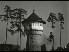 Āgenskalna ūdenstornis pēc 1937. gadā veiktajām pārbūvēm Rīgas skatu kinohronikas sižetā.