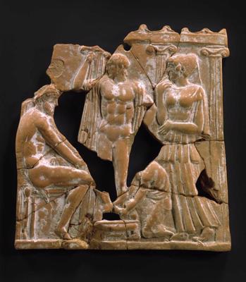 Terakotas plāksne, kas ataino Odiseju, Eirikleju, Pēnelopi un Odiseja dēlu Tēlemahu no sengrieķu varoņeposa "Odiseja". Ap 450. gadu p. m. ē.