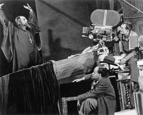Sergejs Eizenšteins, uzņemot filmu “Ivans Bargais”. 1945. gads, Krievija.