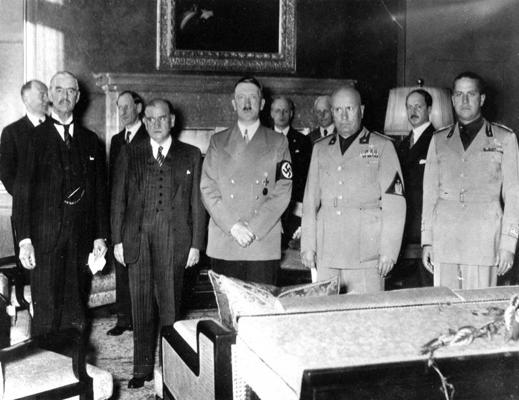 Minhenes vienošanās dalībnieki: no kreisās – Nevils Čemberlens, Eduārs Daladjē, Ādolfs Hitlers un Benito Musolīni. 09.1938.