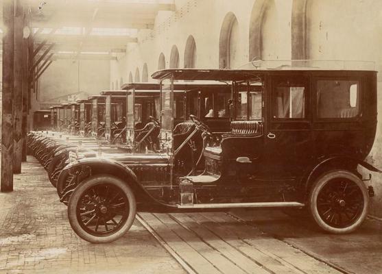 “Russo-Balt” limuzīni C24-30 Krievu-Baltijas vagonu rūpnīcā. Rīga, 1911. g.