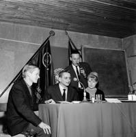 Ministrs bez portfeļa Ūlofs Palme Jaunatnes landstinga (novada domes) sapulcē. Upsāla, 03.1964.