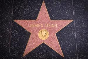 Džeimsam Dīnam veltītā zvaigzne Holivudas Slavas alejā (Walk of Fame). Losandželosa, ASV, 18.11.2019.